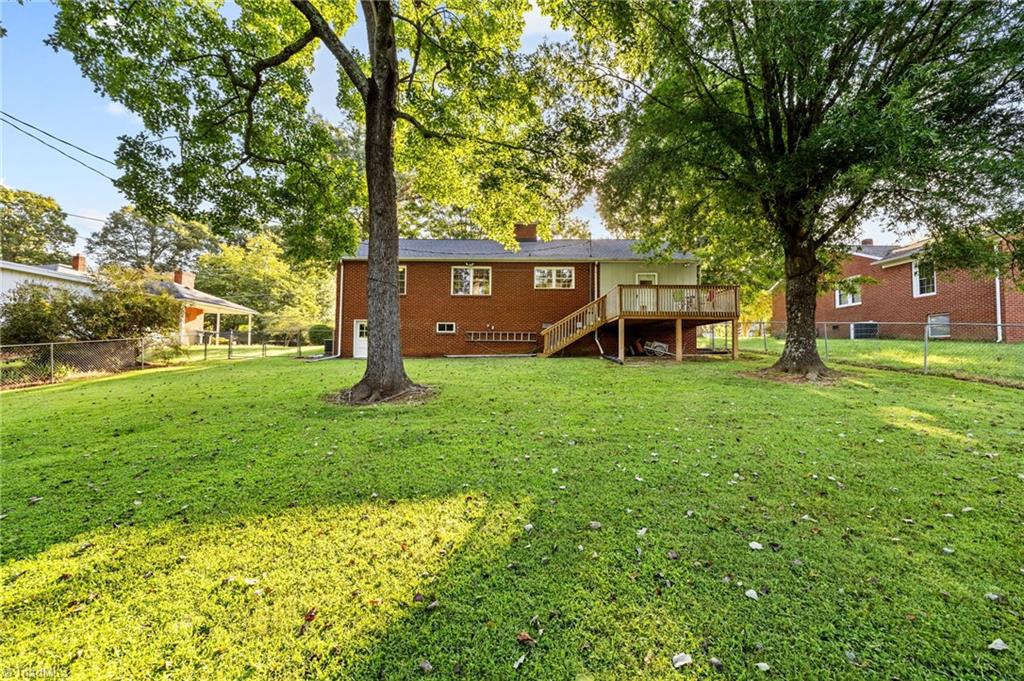 938 Cliff Road