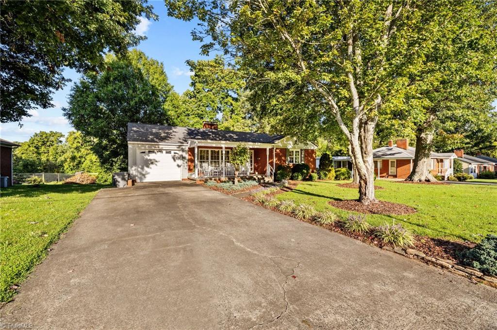 938 Cliff Road