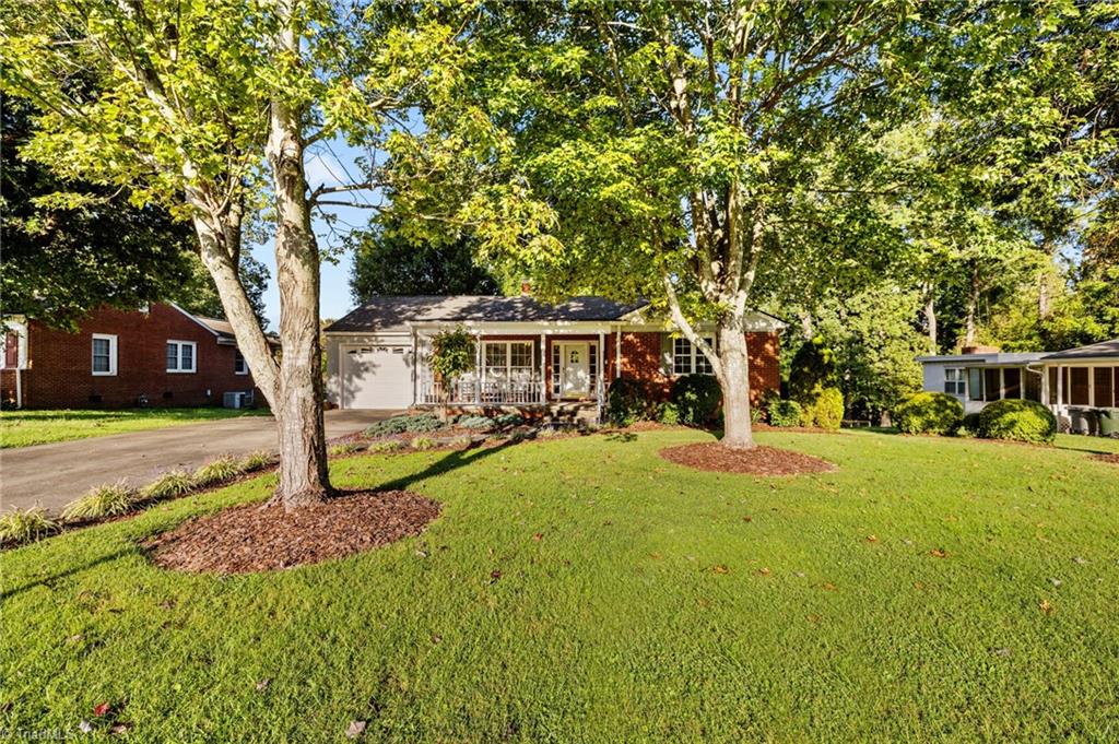 938 Cliff Road