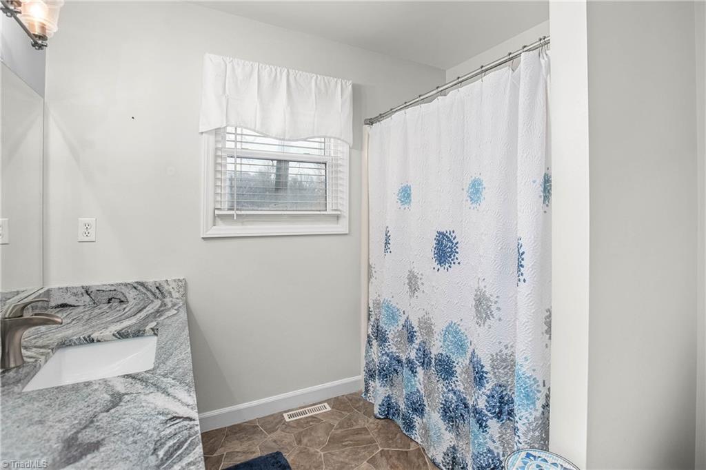 2291 Winterberry Drive, Winston-Salem