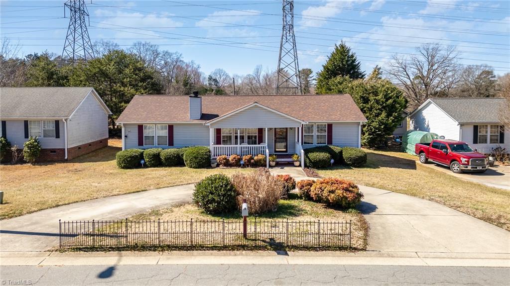 3933 Magnolia Place Lane, Winston-Salem