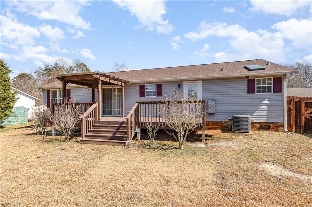 3933 Magnolia Place Lane, Winston-Salem