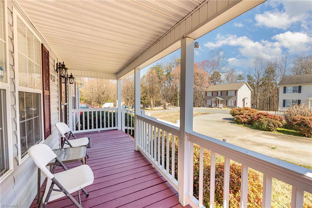 3933 Magnolia Place Lane, Winston-Salem