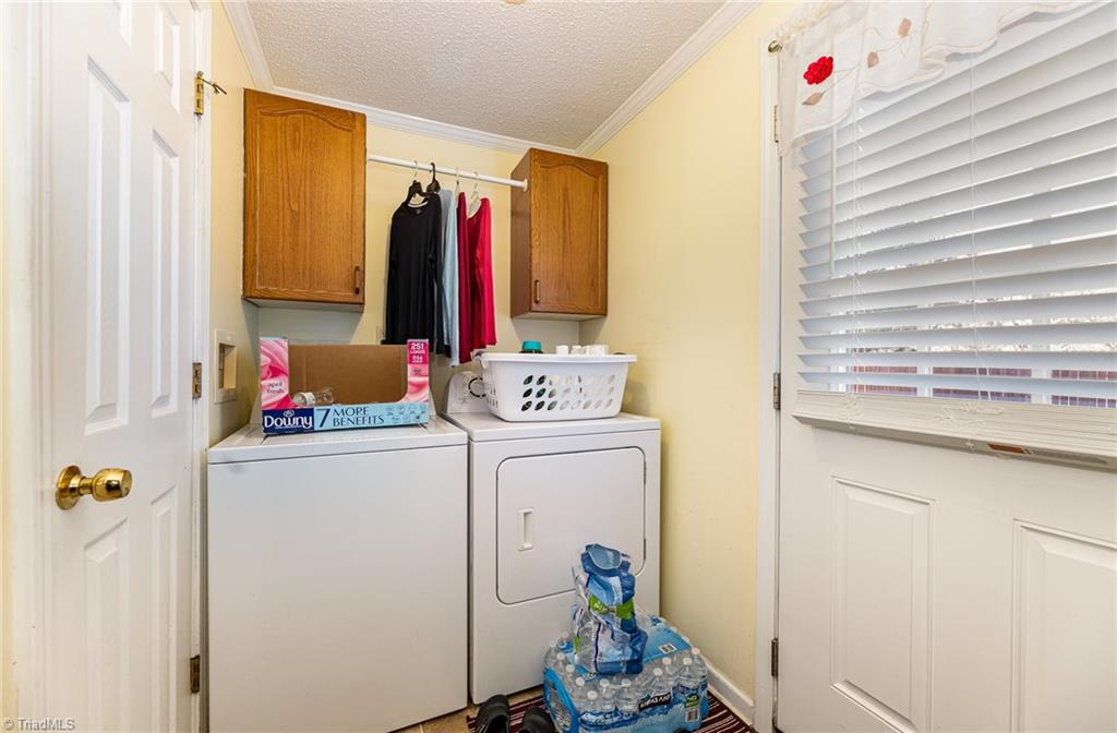 3933 Magnolia Place Lane, Winston-Salem