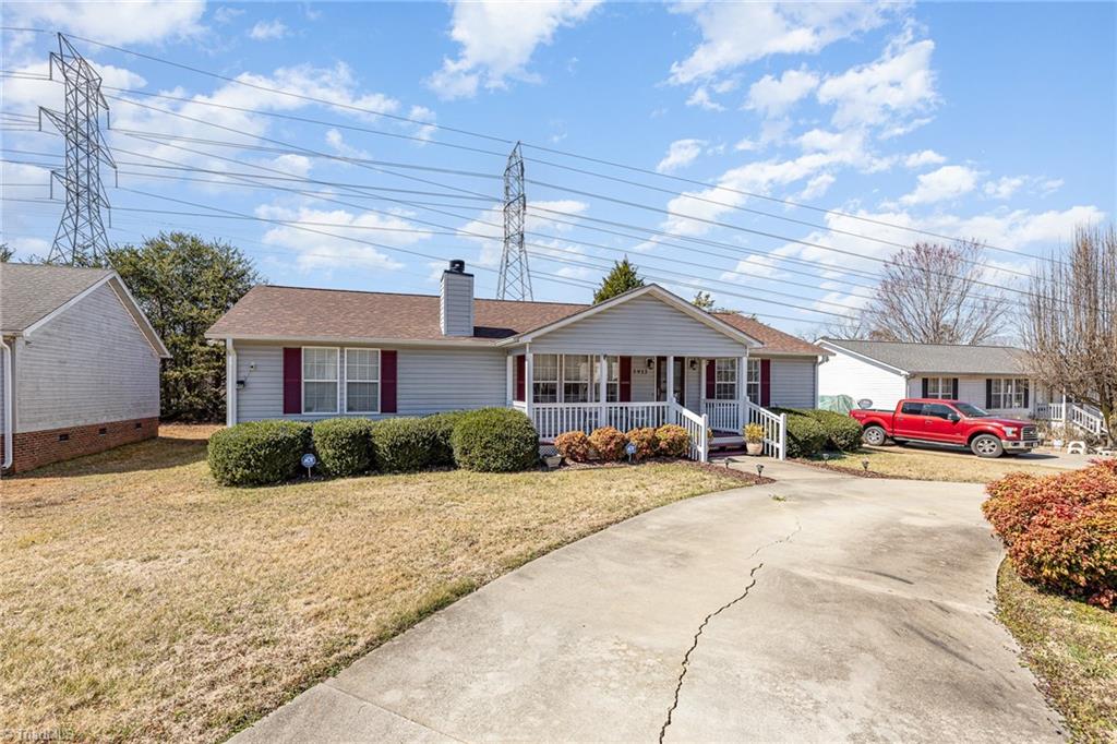 3933 Magnolia Place Lane, Winston-Salem