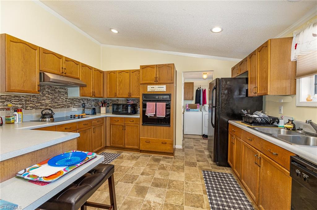 3933 Magnolia Place Lane, Winston-Salem
