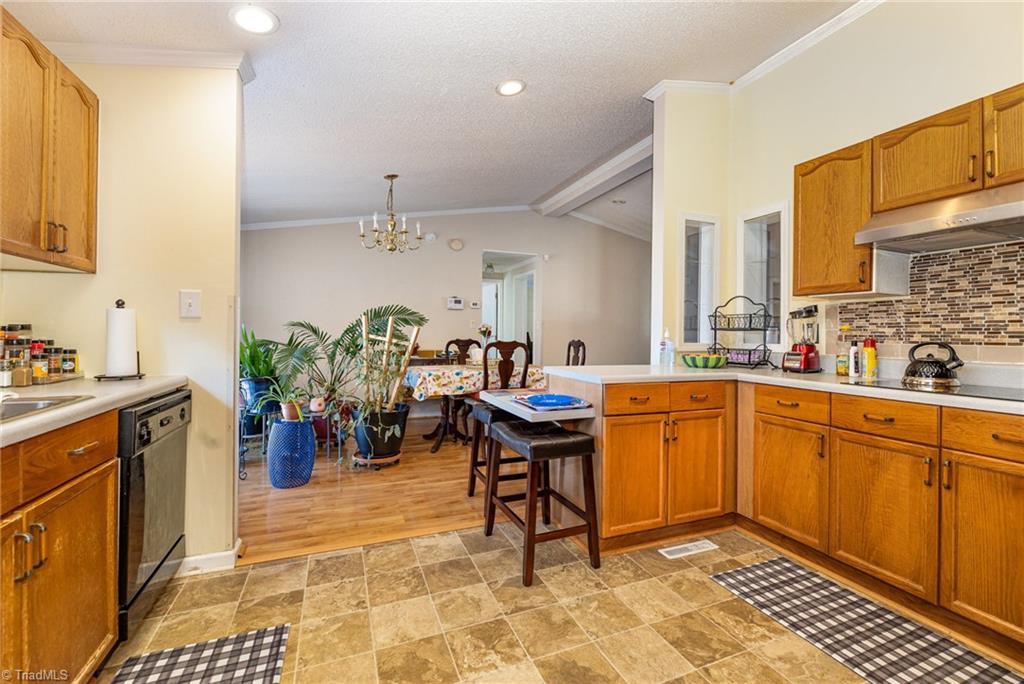 3933 Magnolia Place Lane, Winston-Salem