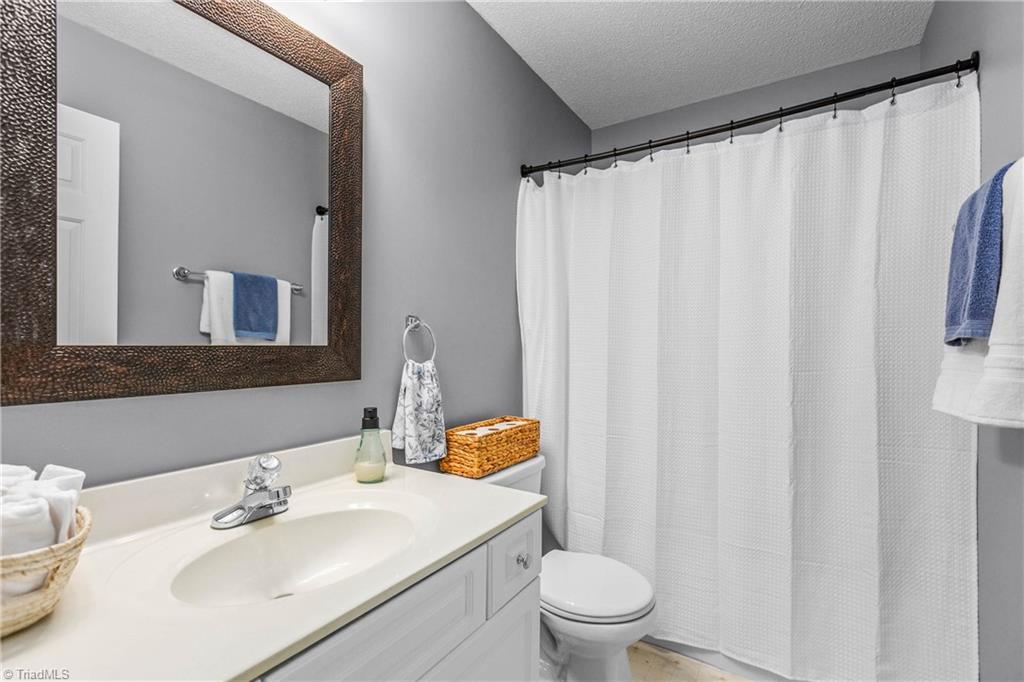 6031 Hickory Creek Road, Winston-Salem