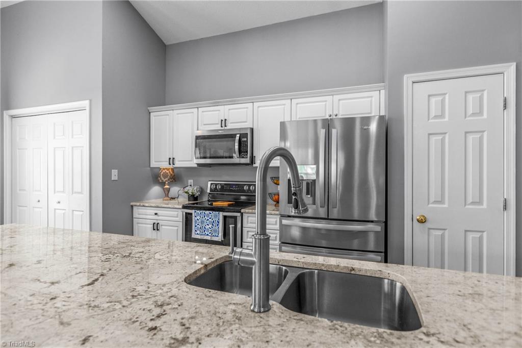 6031 Hickory Creek Road, Winston-Salem