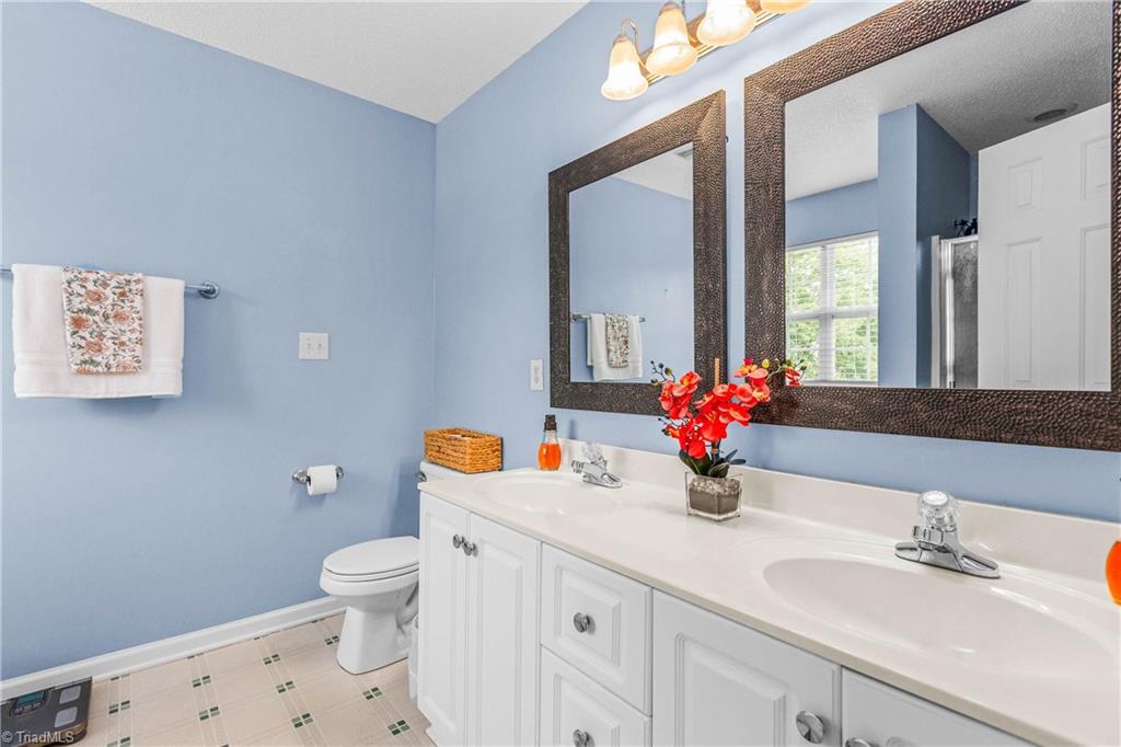 6031 Hickory Creek Road, Winston-Salem