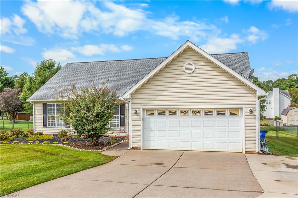 6031 Hickory Creek Road, Winston-Salem