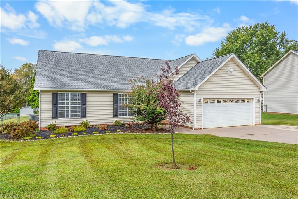 6031 Hickory Creek Road, Winston-Salem