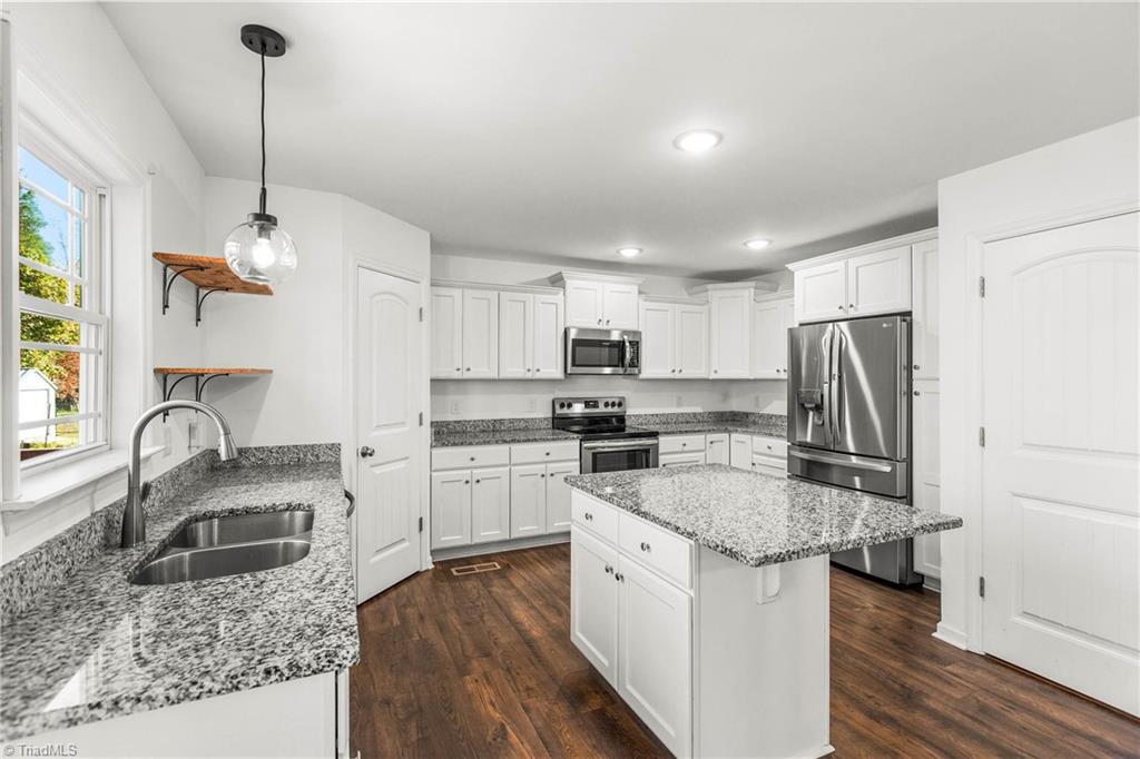 512 Evergreen Trail