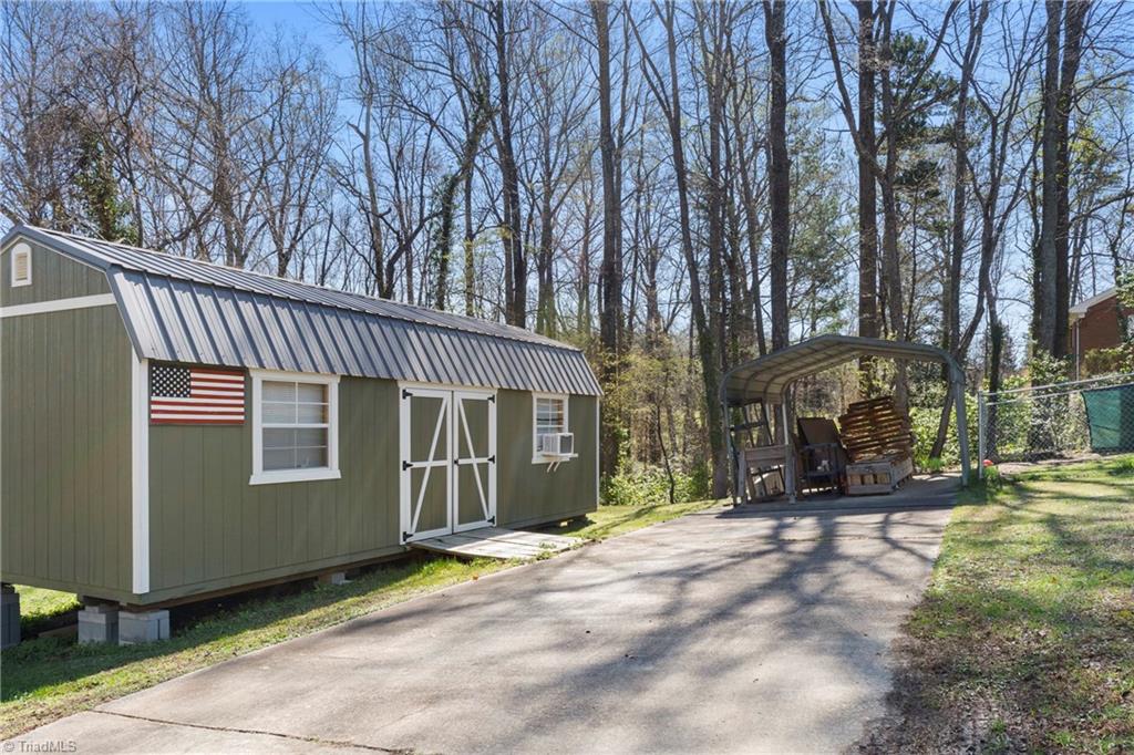500 Pineywood Road