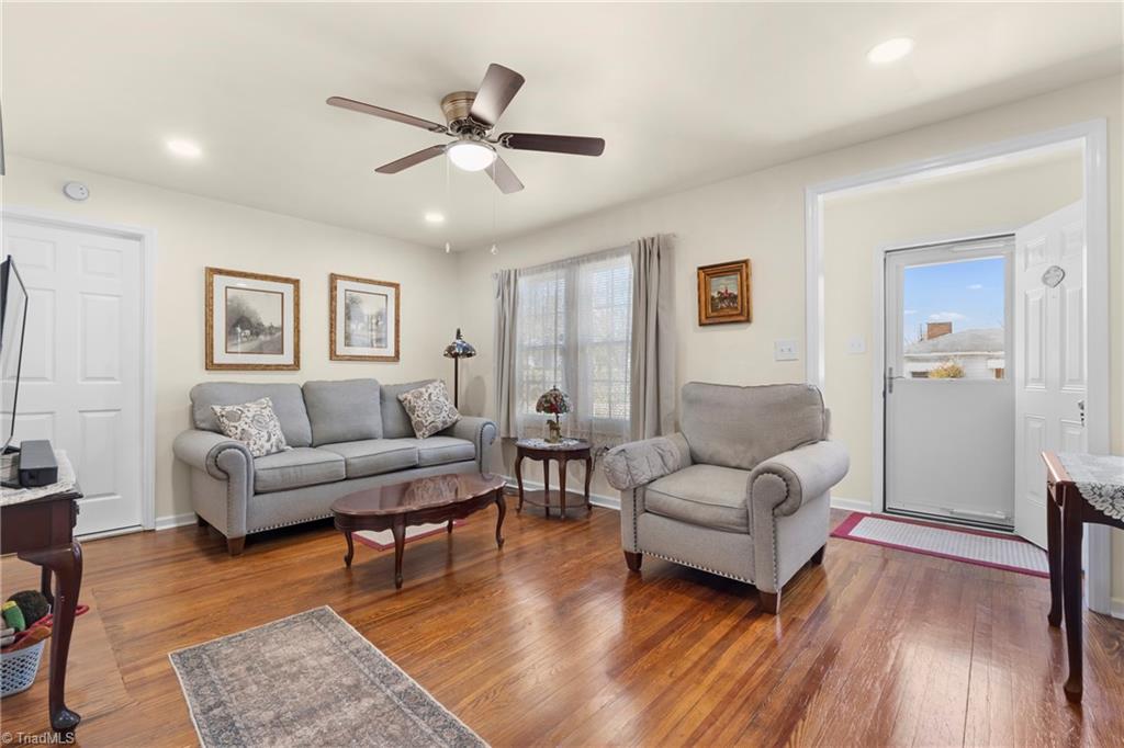 500 Pineywood Road