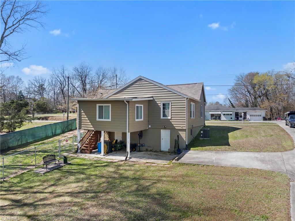 500 Pineywood Road