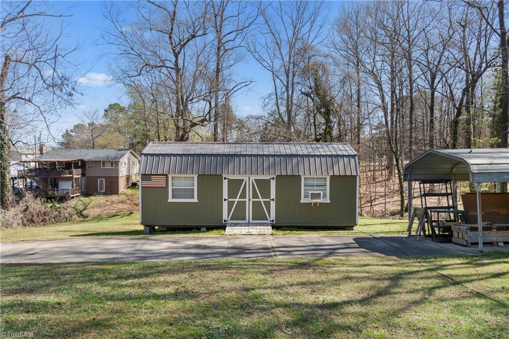 500 Pineywood Road