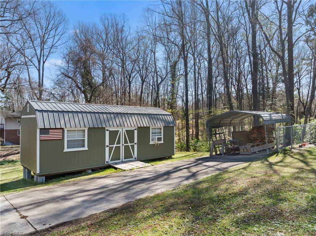 500 Pineywood Road