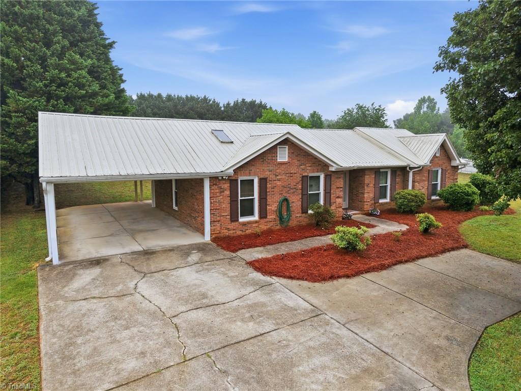 5200 Robin Lane