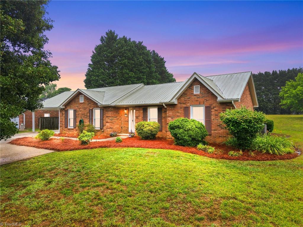 5200 Robin Lane