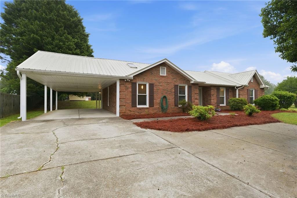 5200 Robin Lane