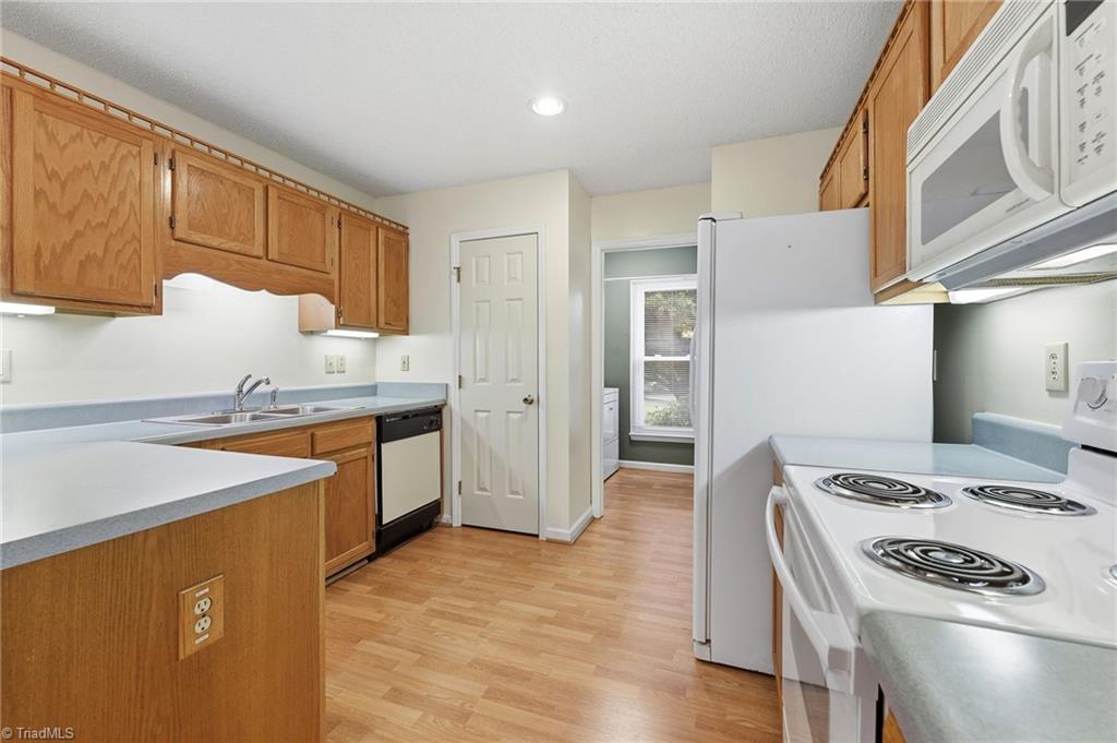 5200 Robin Lane