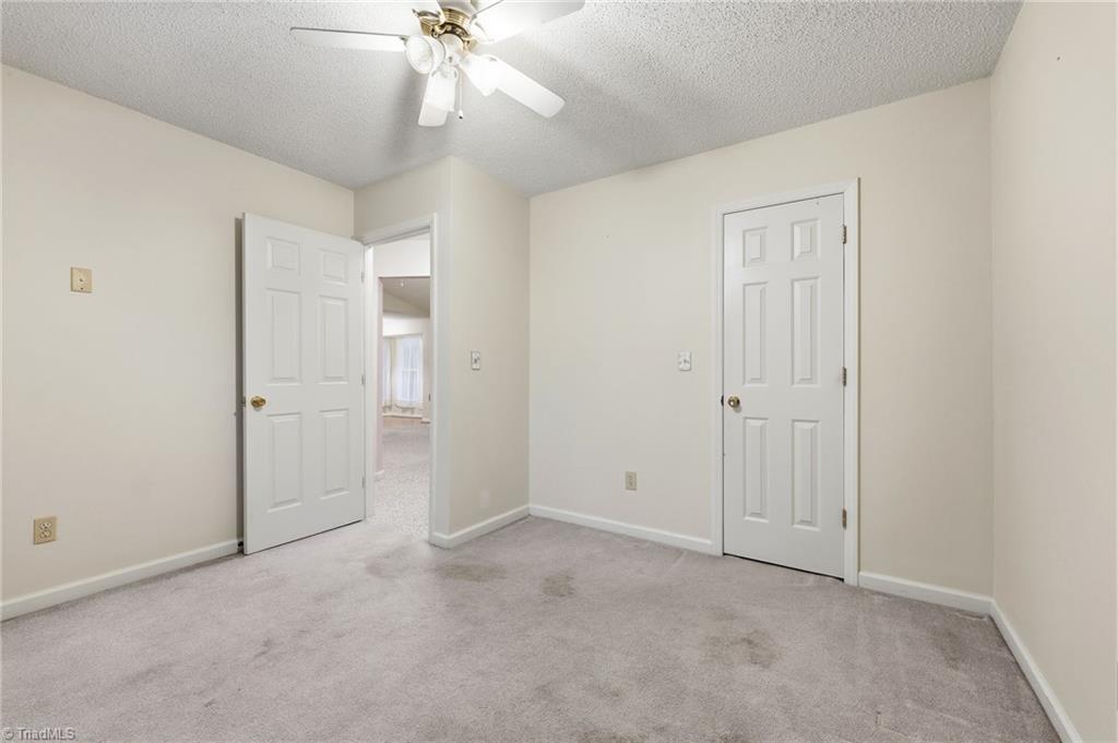 5200 Robin Lane