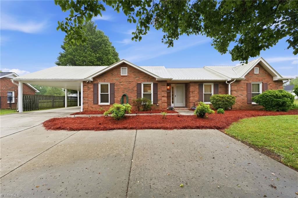 5200 Robin Lane