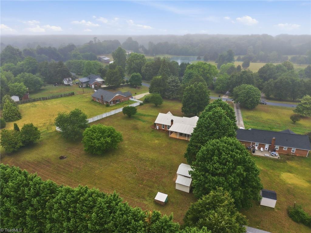 5200 Robin Lane