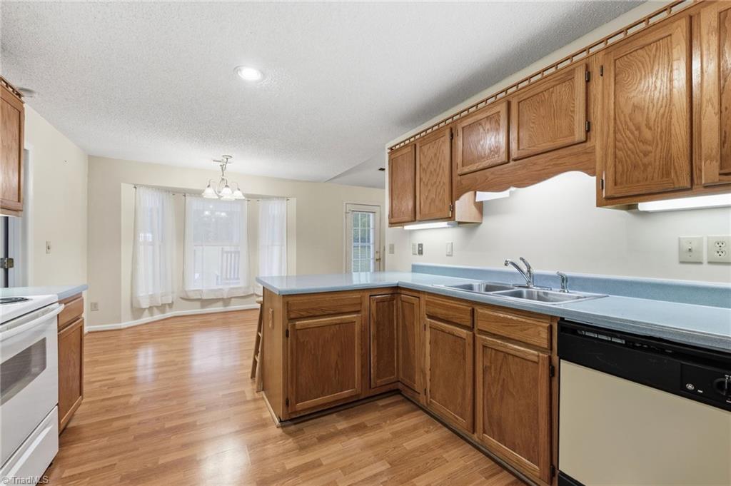 5200 Robin Lane