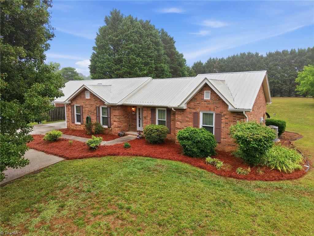5200 Robin Lane