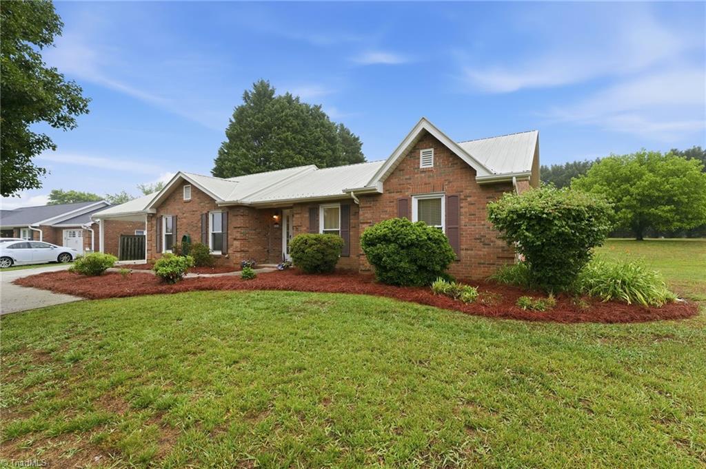 5200 Robin Lane
