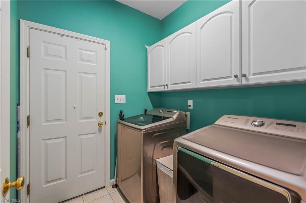 3947 Navy Place
