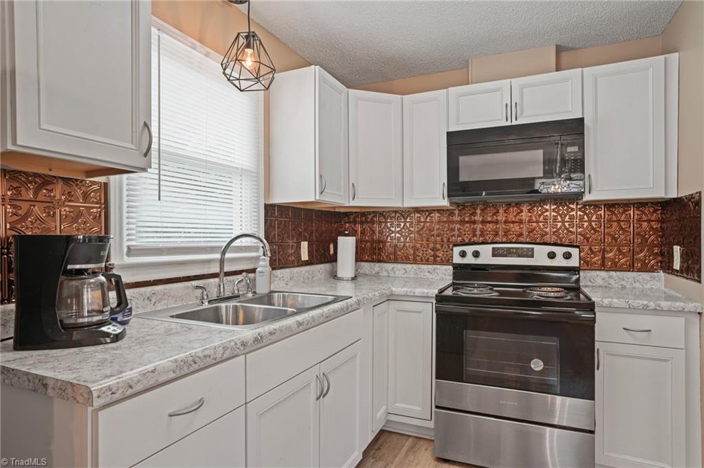 5006 Woodsboro Lane, Winston-Salem