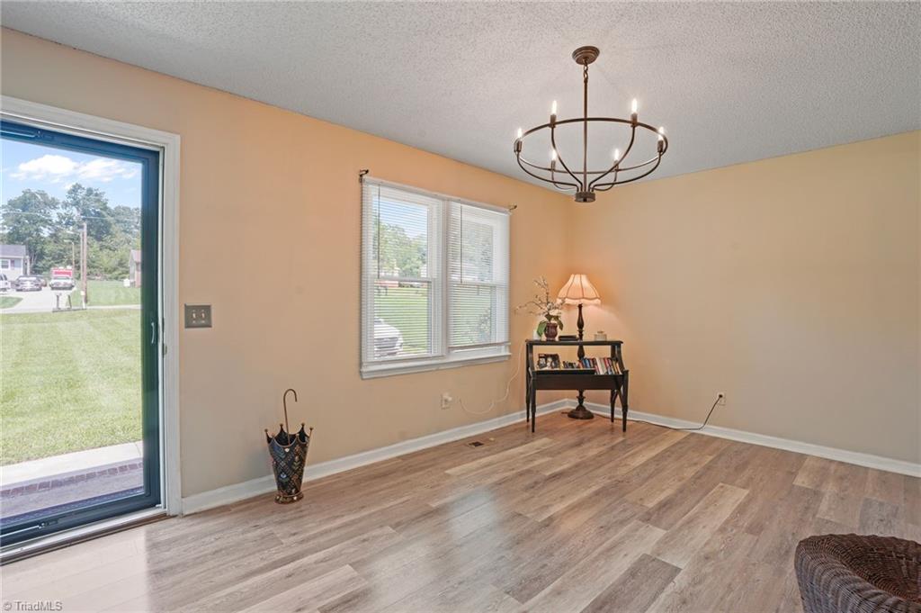 5006 Woodsboro Lane, Winston-Salem