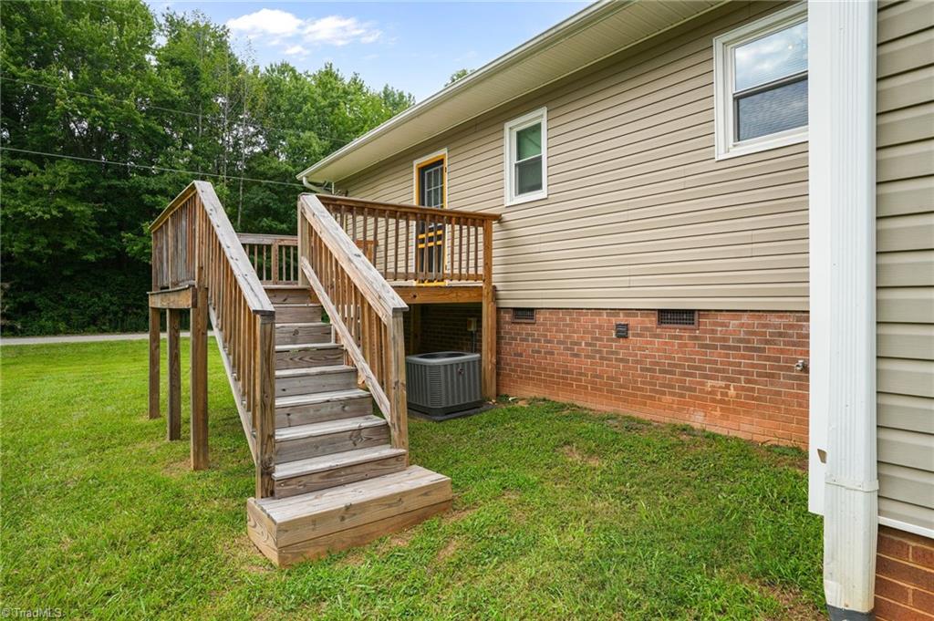 5006 Woodsboro Lane, Winston-Salem