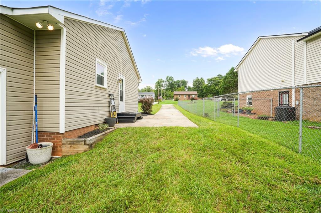 5006 Woodsboro Lane, Winston-Salem