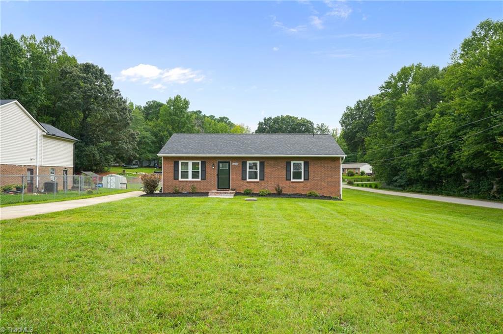 5006 Woodsboro Lane, Winston-Salem