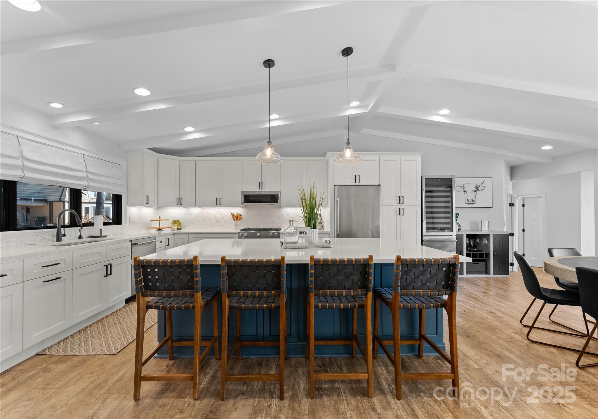 111 Breezeview Place