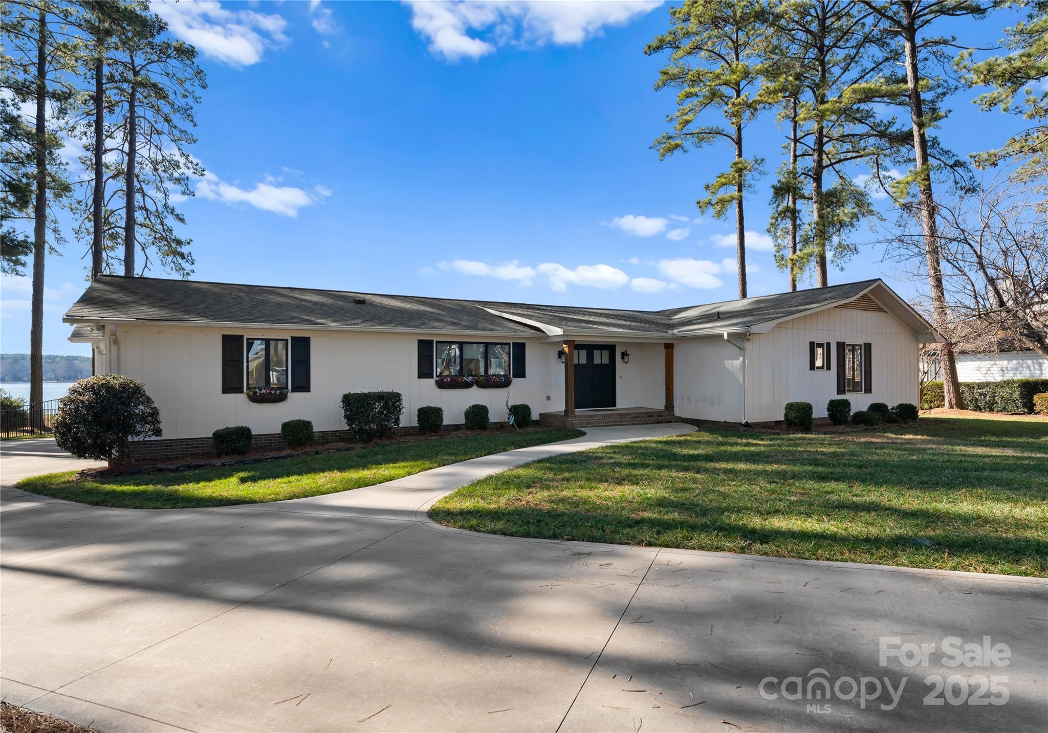 111 Breezeview Place