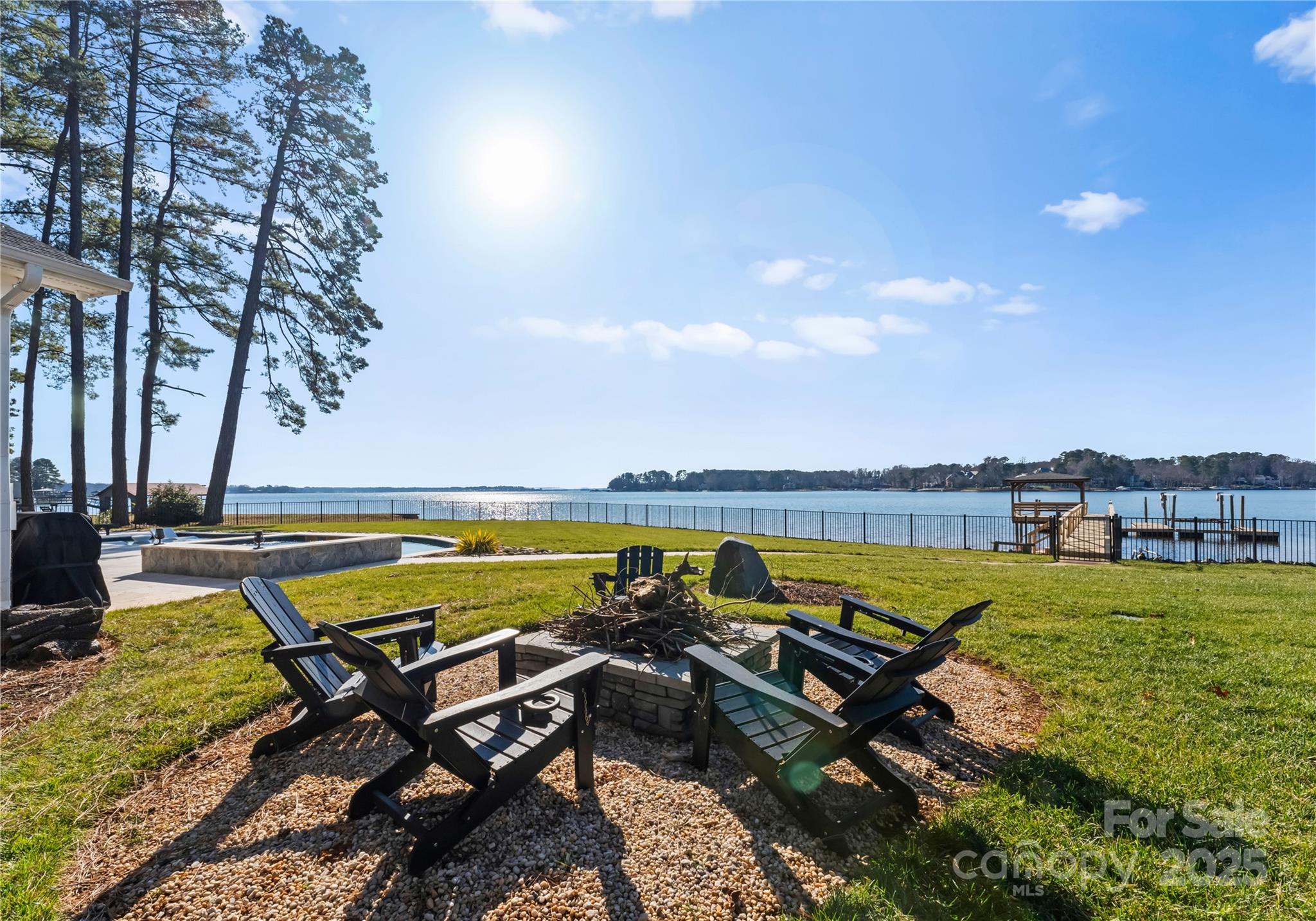 111 Breezeview Place