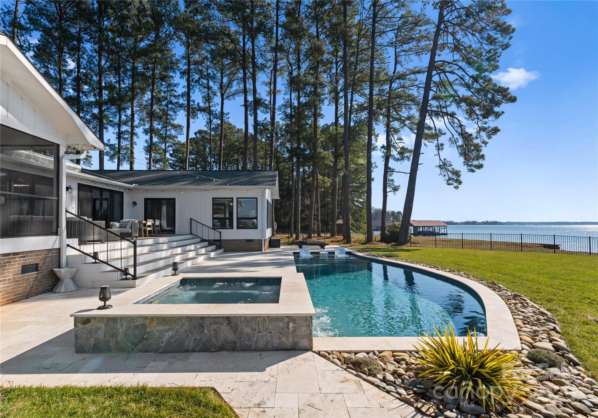 111 Breezeview Place