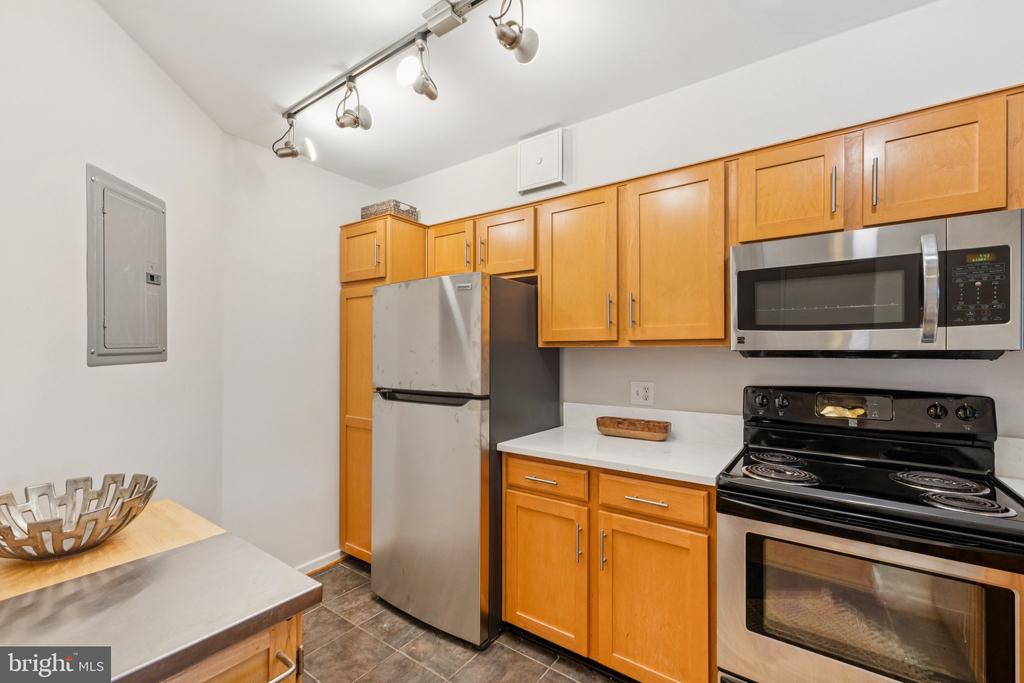 2320 WISCONSIN AVENUE NW 105
