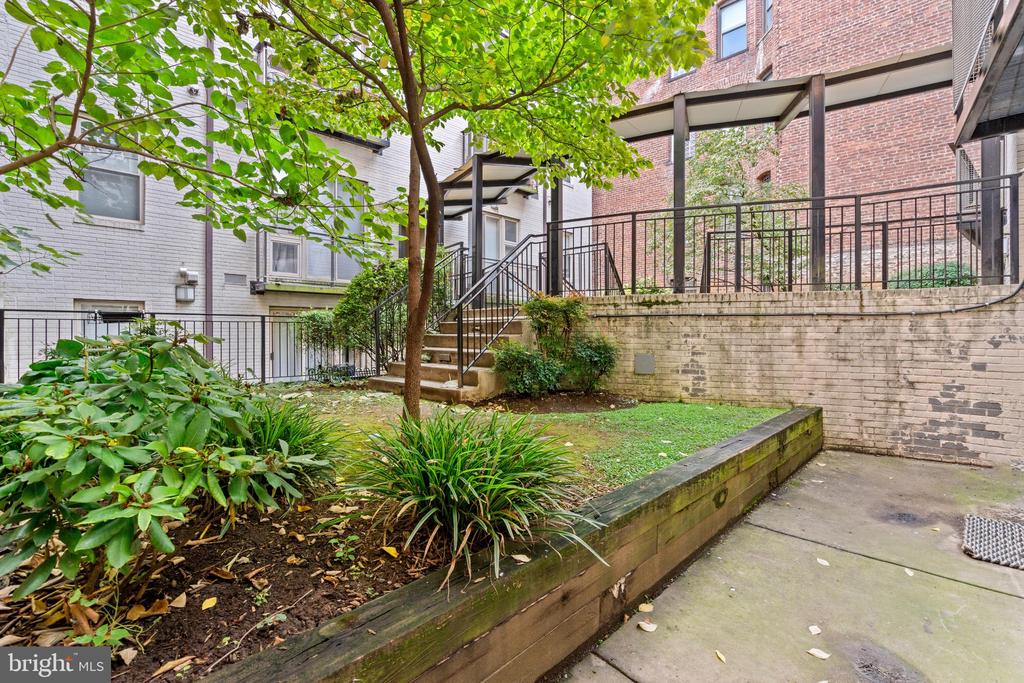 1421 CHAPIN STREET NW 102