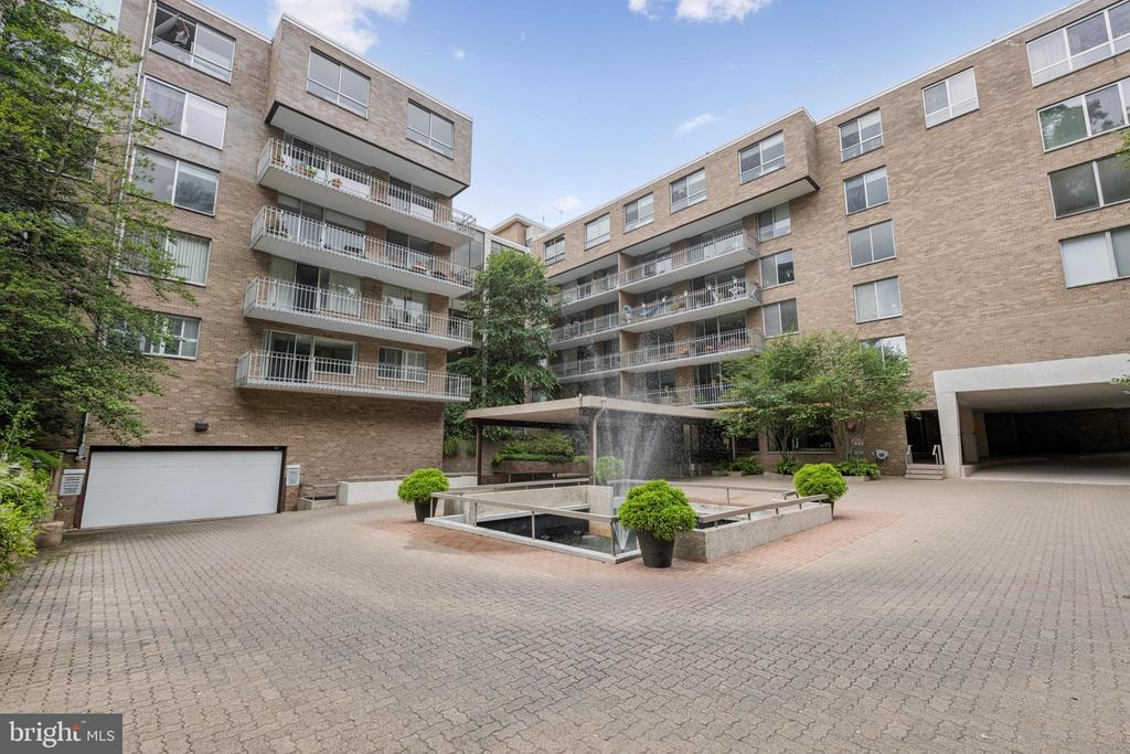 4100 CATHEDRAL AVENUE NW 406