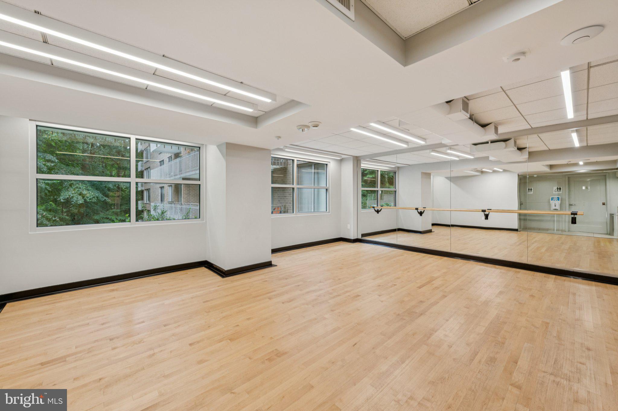 4100 CATHEDRAL AVENUE NW 406