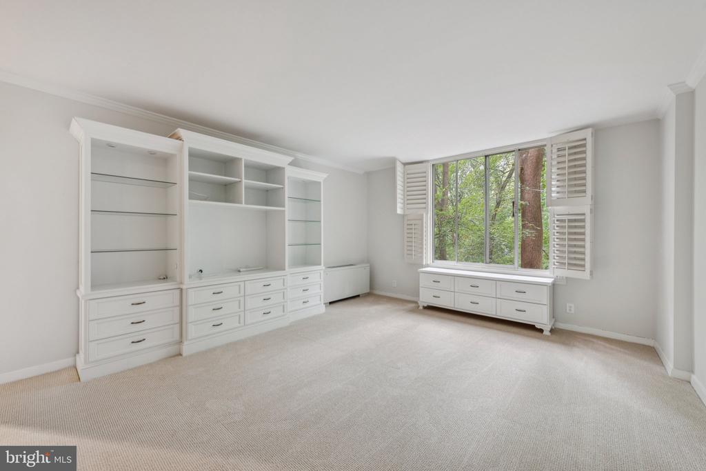 4100 CATHEDRAL AVENUE NW 406