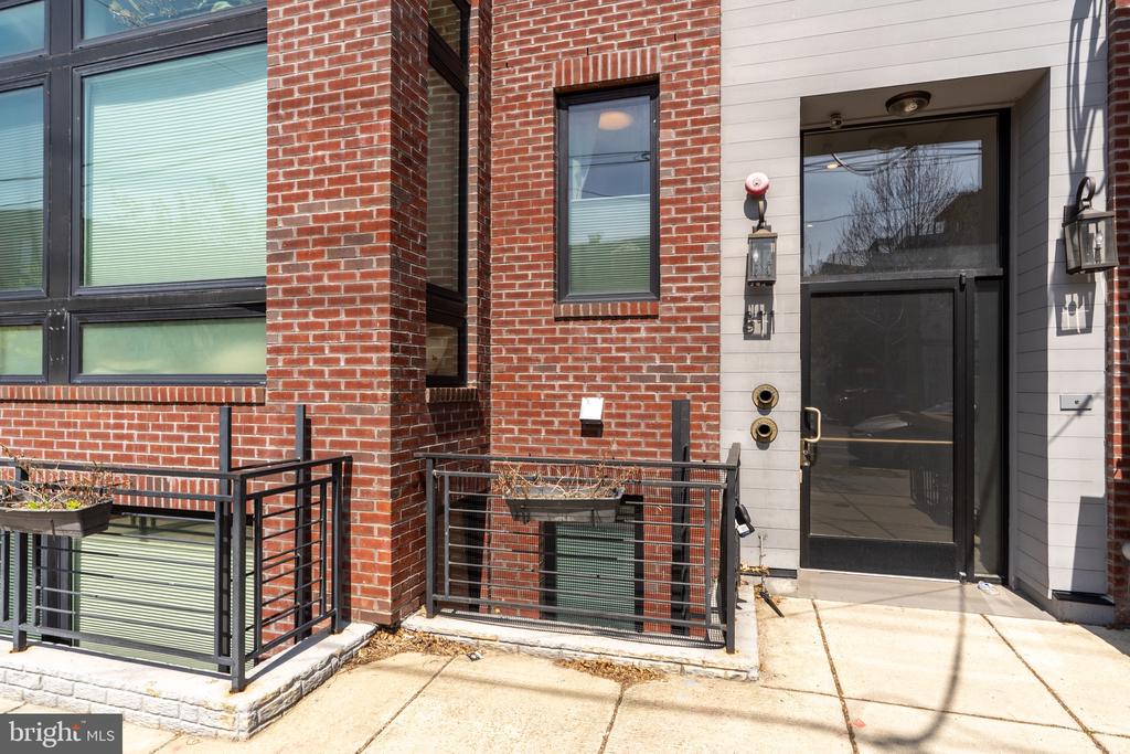 811 UPSHUR STREET NW PH10