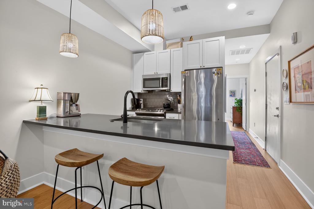 11 15TH STREET NE Unit: 8