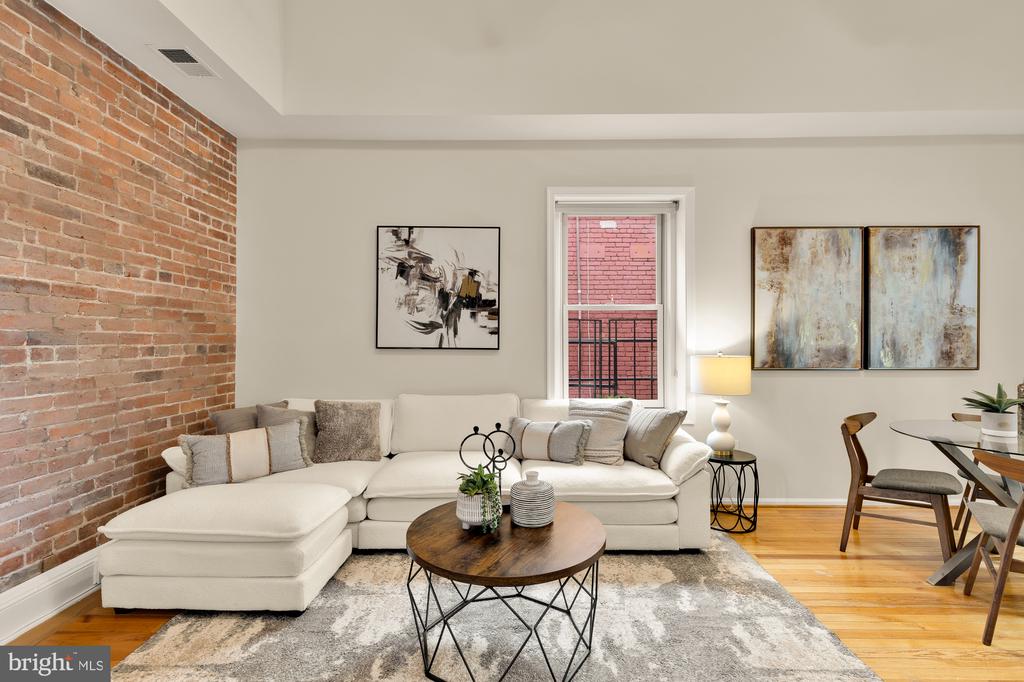 1935 17TH STREET NW Unit: 5